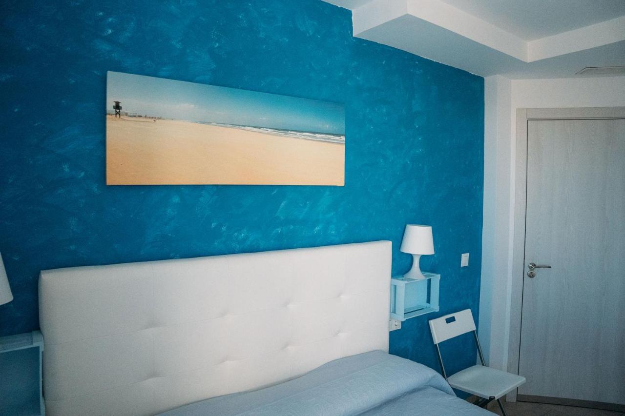 Hostal Brisas De Conil Conil De La Frontera Extérieur photo